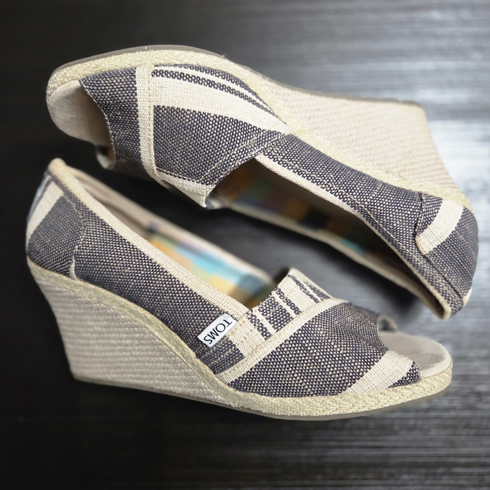 TOMS Women's Navy & Cream Striped Espadrille Wedges